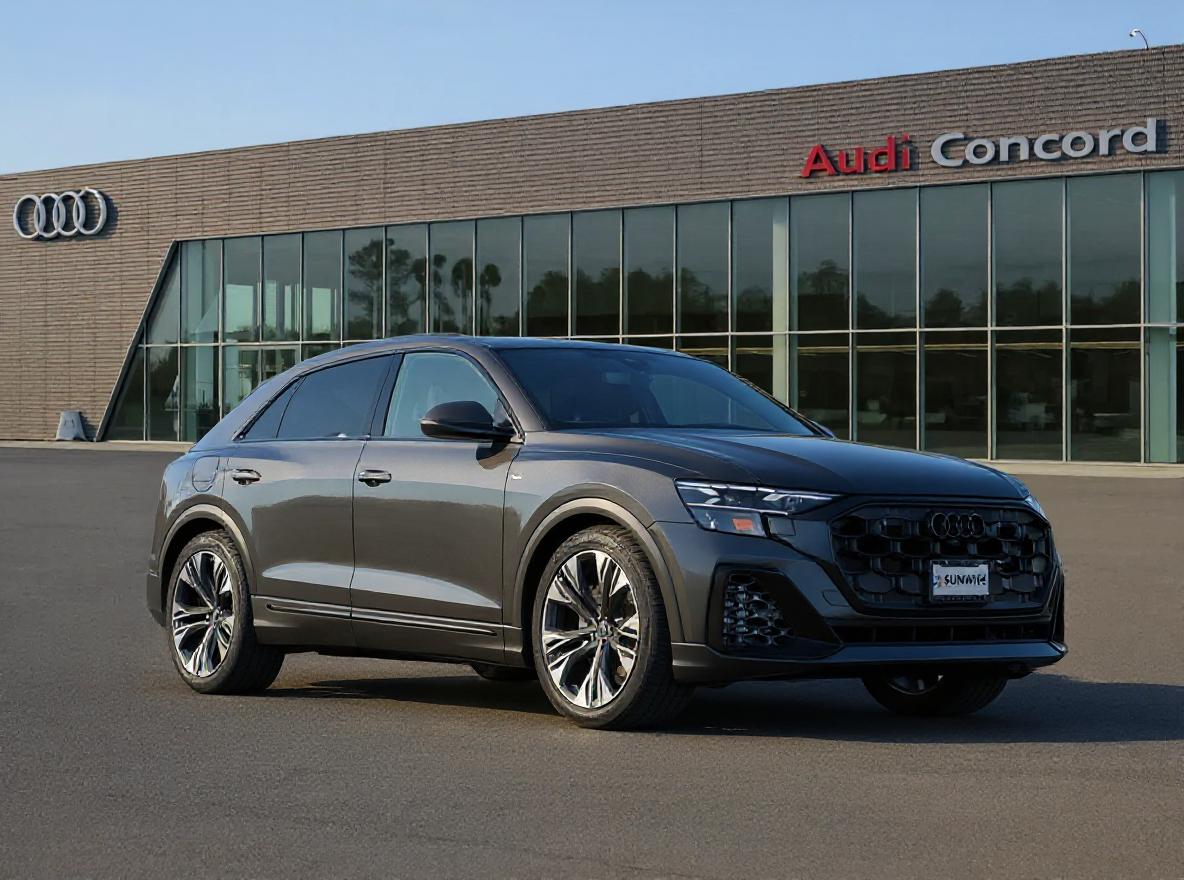 Daytona Gray Pearl Effect 2026 Audi Q8 quattro Premium Plus 55 TFSI SUV / Crossover All-Wheel Drive Automatic