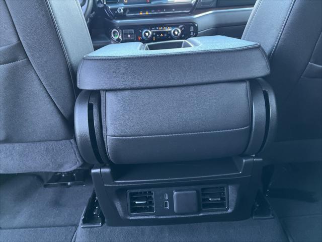 2025 GMC Sierra 1500 4WD Crew Cab Short Box SLT