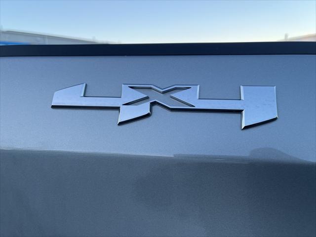 2025 GMC Sierra 1500 4WD Crew Cab Short Box SLT
