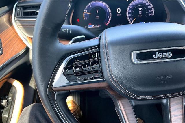2022 Jeep Grand Cherokee Summit 4x2