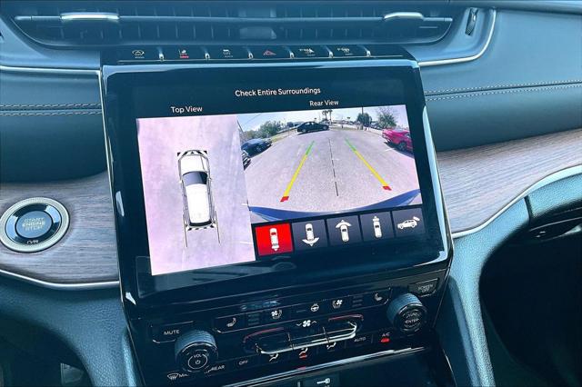 2022 Jeep Grand Cherokee Summit 4x2
