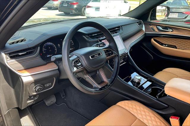 2022 Jeep Grand Cherokee Summit 4x2