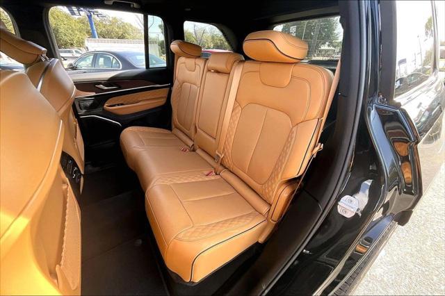 2022 Jeep Grand Cherokee Summit 4x2
