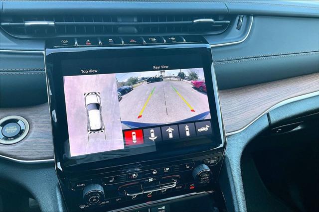 2022 Jeep Grand Cherokee Summit 4x2