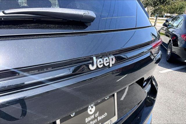 2022 Jeep Grand Cherokee Summit 4x2