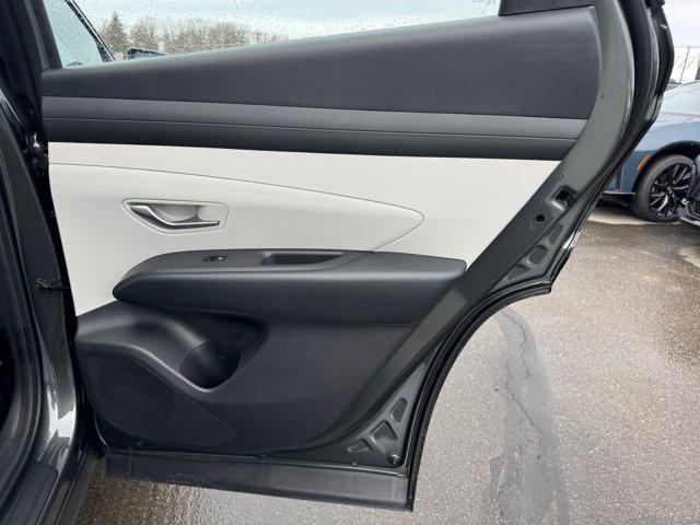 2026 Hyundai Tucson Hybrid Blue SE