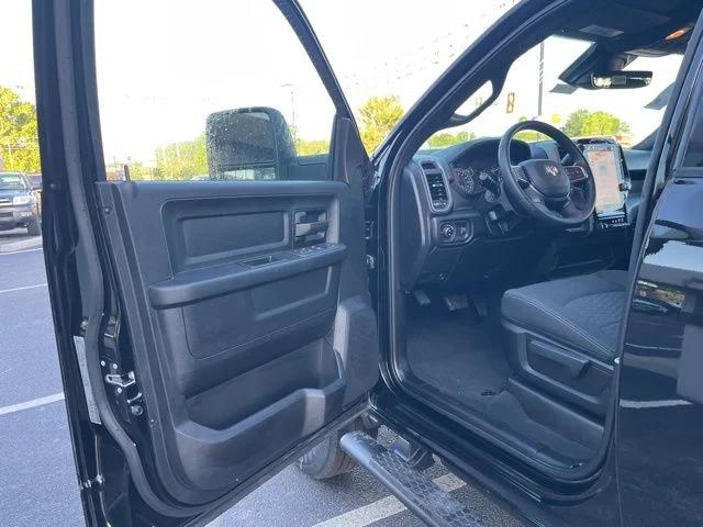 2026 RAM 2500 RAM 2500 TRADESMAN CREW CAB 4X4 64 BOX