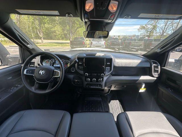 2026 RAM Ram 5500 Chassis Cab RAM 5500 TRADESMAN CHASSIS CREW CAB 4X4 84 CA