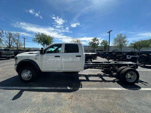 2026 RAM Ram 5500 Chassis Cab RAM 5500 TRADESMAN CHASSIS CREW CAB 4X4 84 CA