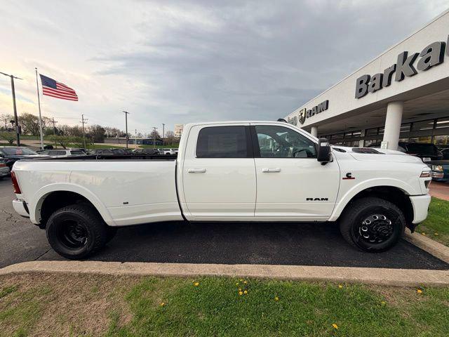2026 RAM 3500 RAM 3500 LIMITED CREW CAB 4X4 8 BOX