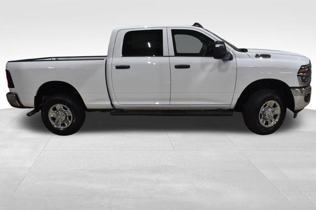2026 RAM Ram 2500 RAM 2500 TRADESMAN CREW CAB 4X4 64 BOX