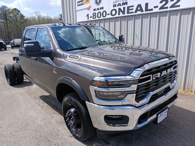 2026 RAM Ram 3500 Chassis Cab RAM 3500 TRADESMAN CREW CAB CHASSIS 4X4 60 CA