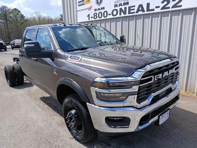 2026 RAM Ram 3500 Chassis Cab RAM 3500 TRADESMAN CREW CAB CHASSIS 4X4 60 CA