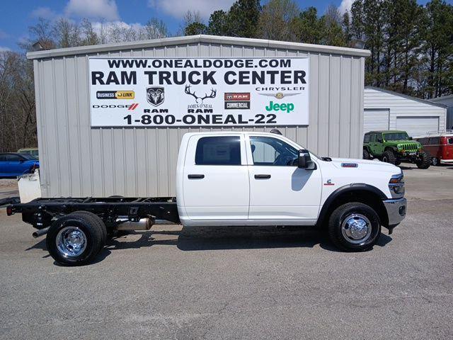 2026 RAM Ram 3500 Chassis Cab RAM 3500 TRADESMAN CREW CAB CHASSIS 4X4 60 CA