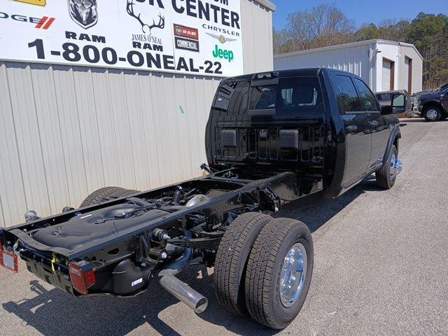 2026 RAM Ram 3500 Chassis Cab RAM 3500 TRADESMAN CREW CAB CHASSIS 4X4 60 CA