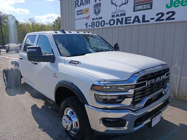 2026 RAM Ram 3500 Chassis Cab RAM 3500 TRADESMAN CREW CAB CHASSIS 4X4 60 CA