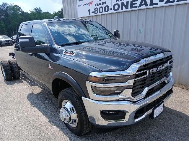 2026 RAM Ram 3500 Chassis Cab RAM 3500 TRADESMAN CREW CAB CHASSIS 4X4 60 CA 2026 RAM Ram 3500 Chassis Cab RAM 3500 TRADESMAN CREW CAB CHASSIS 4X4 60 CA