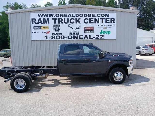 2026 RAM Ram 3500 Chassis Cab RAM 3500 TRADESMAN CREW CAB CHASSIS 4X4 60 CA 2026 RAM Ram 3500 Chassis Cab RAM 3500 TRADESMAN CREW CAB CHASSIS 4X4 60 CA