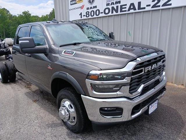 2026 RAM Ram 3500 Chassis Cab RAM 3500 TRADESMAN CREW CAB CHASSIS 4X4 60 CA 2026 RAM Ram 3500 Chassis Cab RAM 3500 TRADESMAN CREW CAB CHASSIS 4X4 60 CA