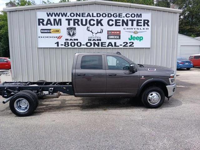 2026 RAM Ram 3500 Chassis Cab RAM 3500 TRADESMAN CREW CAB CHASSIS 4X4 60 CA 2026 RAM Ram 3500 Chassis Cab RAM 3500 TRADESMAN CREW CAB CHASSIS 4X4 60 CA