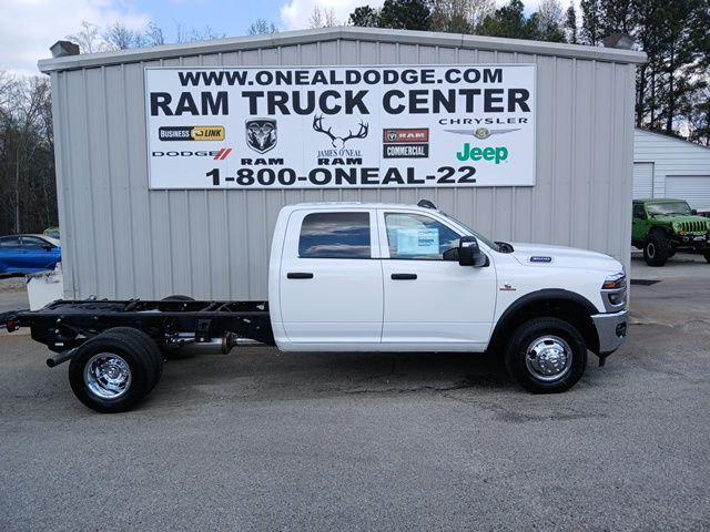 2026 RAM Ram 3500 Chassis Cab RAM 3500 TRADESMAN CREW CAB CHASSIS 4X4 60 CA