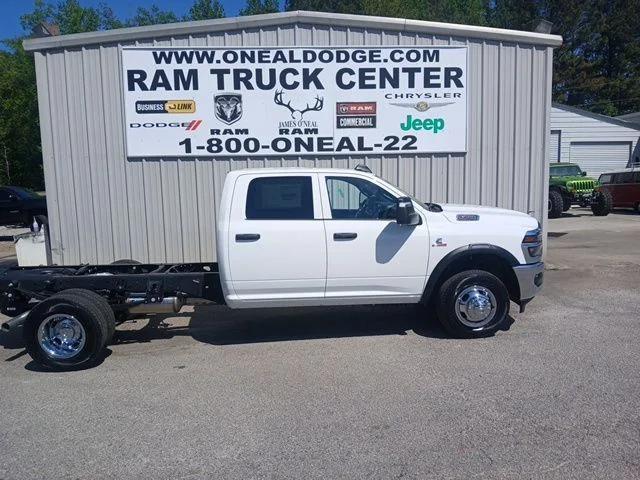 2026 RAM Ram 3500 Chassis Cab RAM 3500 TRADESMAN CREW CAB CHASSIS 4X4 60 CA