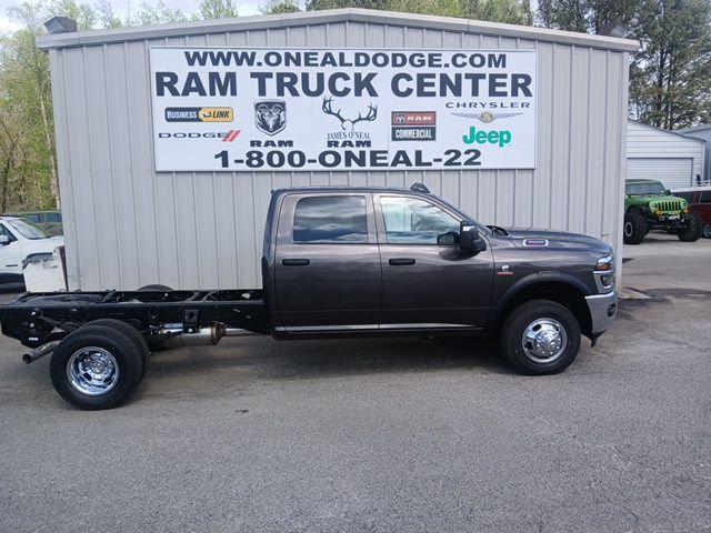 2026 RAM Ram 3500 Chassis Cab RAM 3500 TRADESMAN CREW CAB CHASSIS 4X4 60 CA