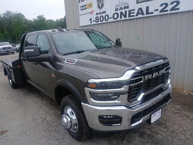 2026 RAM Ram 3500 Chassis Cab RAM 3500 TRADESMAN CREW CAB CHASSIS 4X4 60 CA