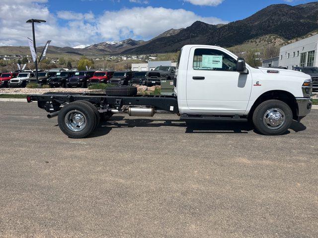 2026 RAM Ram 3500 Chassis Cab RAM 3500 TRADESMAN CHASSIS REGULAR CAB 4X4 84 CA