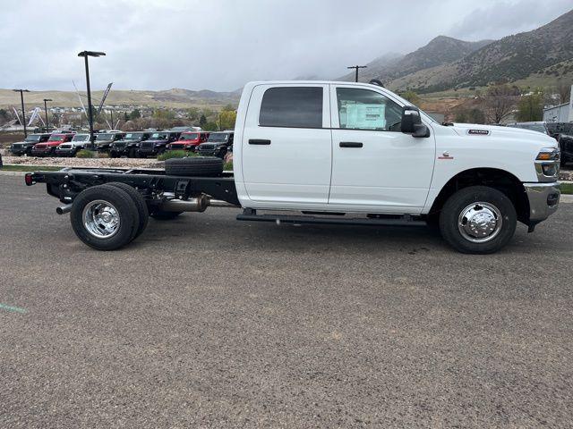 2026 RAM Ram 3500 Chassis Cab RAM 3500 TRADESMAN CREW CAB CHASSIS 4X4 60 CA