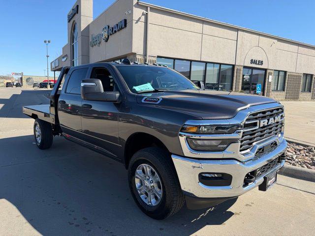 2026 RAM Ram 3500 Chassis Cab RAM 3500 TRADESMAN CREW CAB CHASSIS 4X4 60 CA