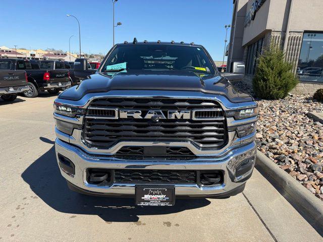 2026 RAM Ram 3500 Chassis Cab RAM 3500 TRADESMAN CREW CAB CHASSIS 4X4 60 CA