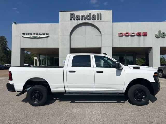 2026 Ram 2500 Tradesman Crew Cab 4x4 6'4" Box