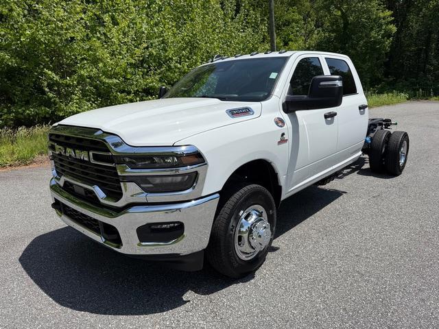 2026 RAM 3500 Chassis RAM 3500 TRADESMAN CREW CAB CHASSIS 4X4 60 CA