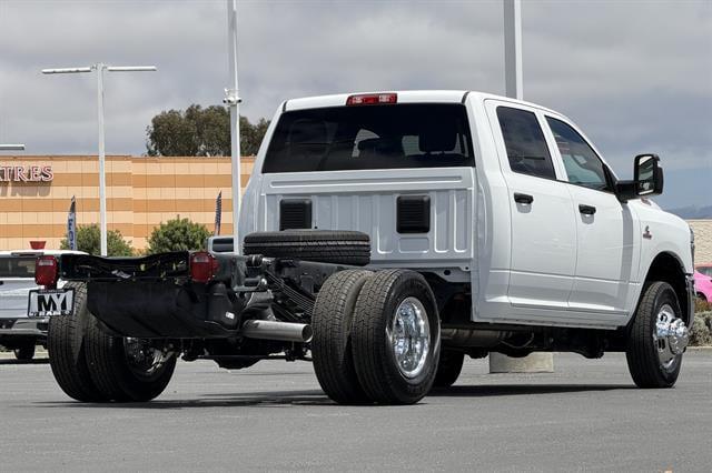 2026 RAM 3500 Chassis RAM 3500 TRADESMAN CREW CAB CHASSIS 4X4 60 CA