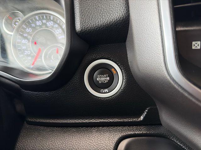 2019 Ram 1500 Big Horn/Lone Star Crew Cab 4x4 5'7" Box