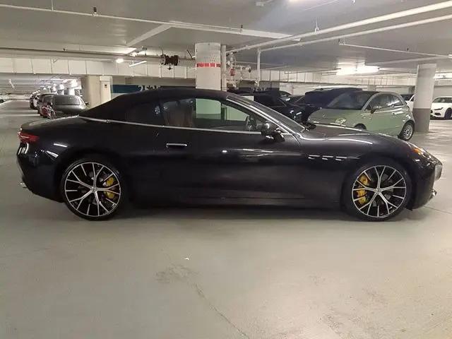 2026 Maserati GranCabrio Standard