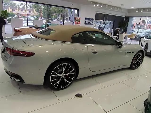 2026 Maserati GranCabrio Standard