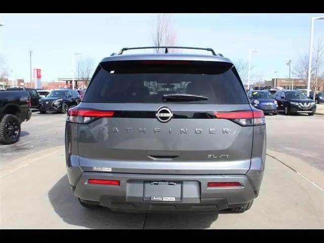 2026 Nissan Pathfinder SL