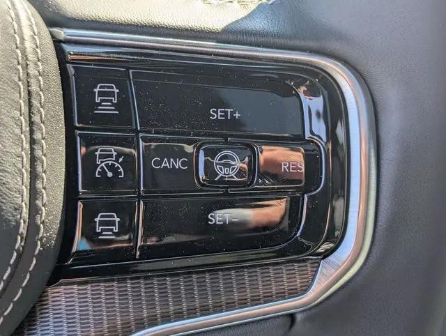 2026 Jeep Grand Wagoneer L Summit Obsidian 4x4