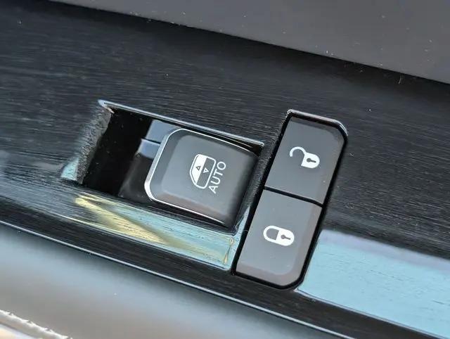 2026 Jeep Grand Wagoneer L Summit Obsidian 4x4