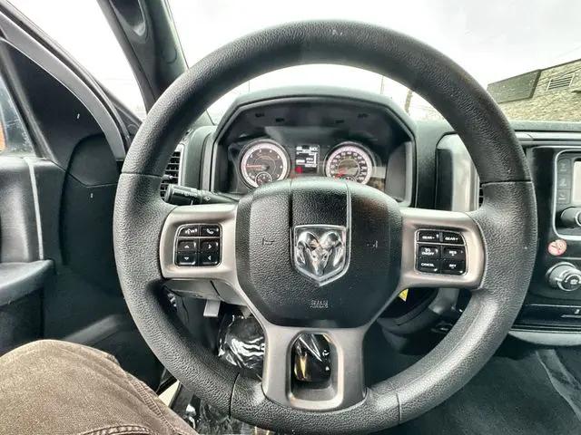 2024 Ram 1500 Classic Warlock Crew Cab 4x2 5'7" Box