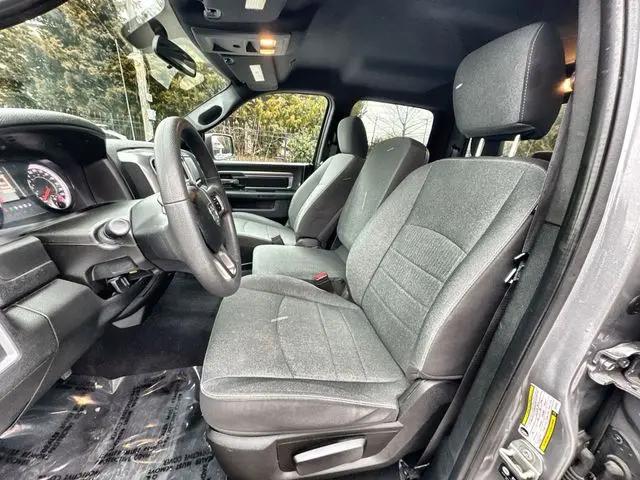 2024 Ram 1500 Classic Warlock Crew Cab 4x2 5'7" Box