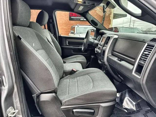 2024 Ram 1500 Classic Warlock Crew Cab 4x2 5'7" Box