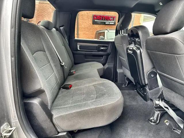 2024 Ram 1500 Classic Warlock Crew Cab 4x2 5'7" Box
