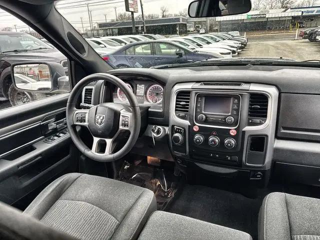 2024 Ram 1500 Classic Warlock Crew Cab 4x2 5'7" Box
