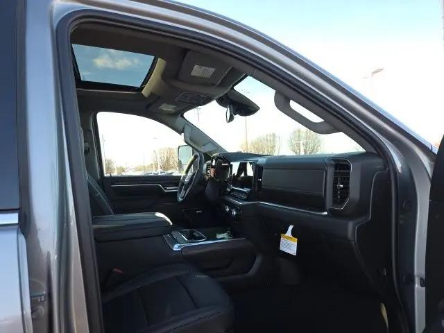 2026 GMC Sierra 2500HD Crew Cab, Standard Bed, SLT, 4WD