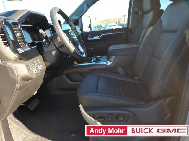 2026 GMC Sierra 2500HD Crew Cab, Standard Bed, SLT, 4WD