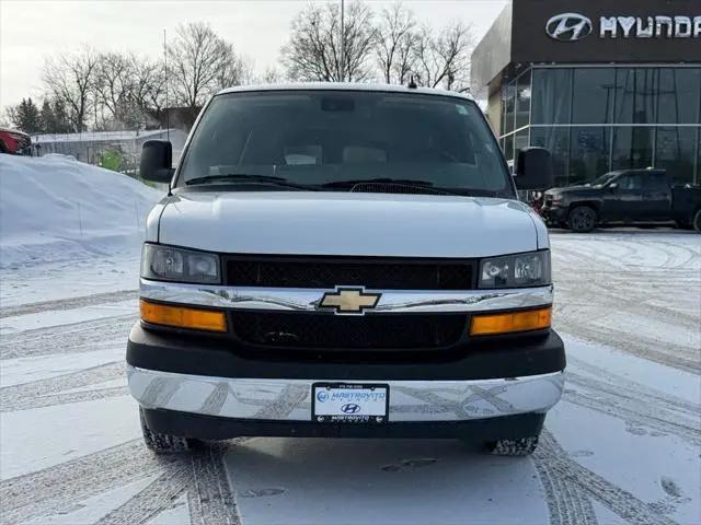 2025 Chevrolet Express Passenger RWD 3500 Extended Wheelbase LT
