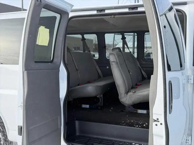 2025 Chevrolet Express Passenger RWD 3500 Extended Wheelbase LT